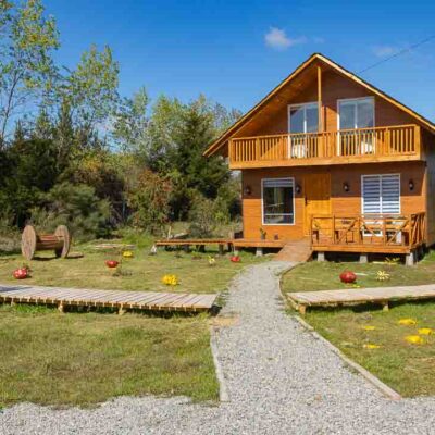 cabaña tipo chalet alemán en Alerce Mágico entre Puerto Montt y Puerto Varas